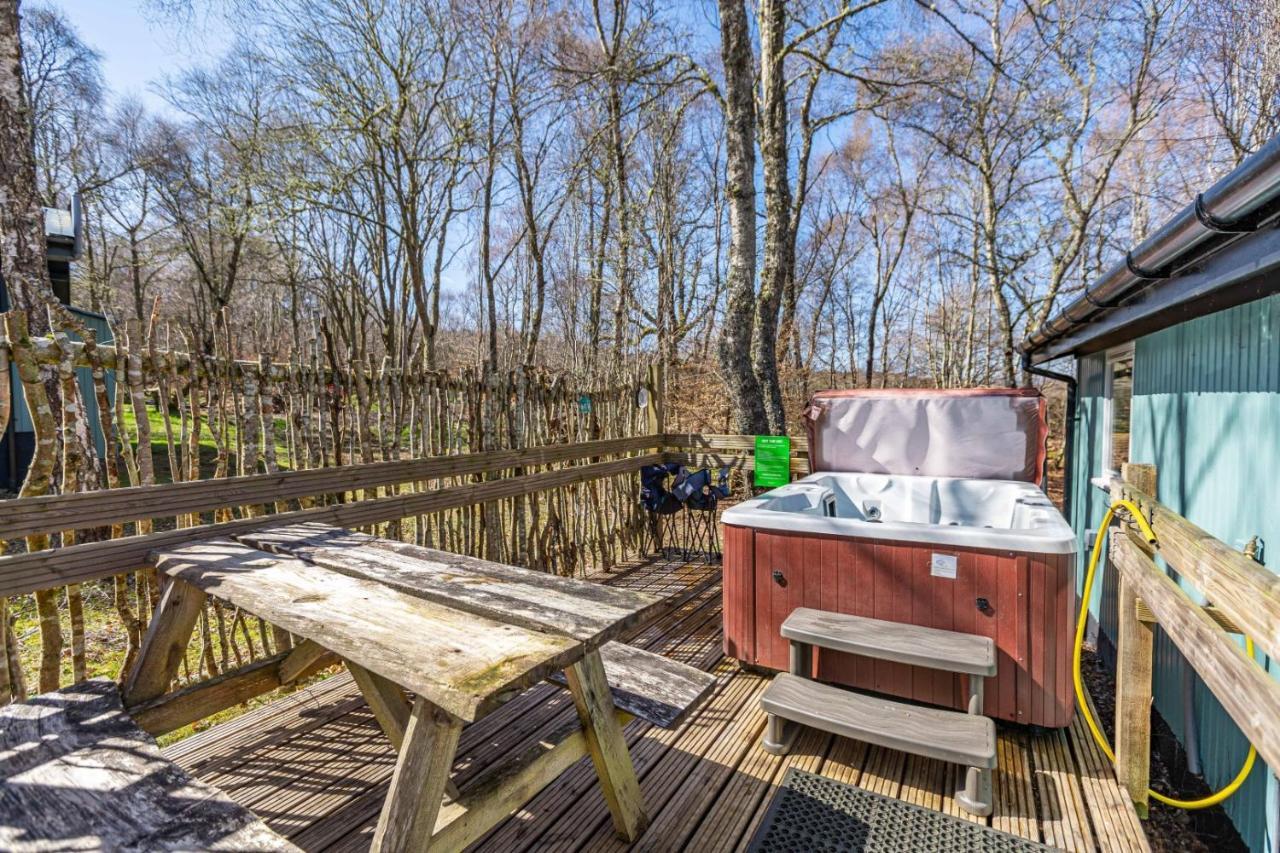 Fern Lodge 2 With Hot Tub Belladrum Екстериор снимка