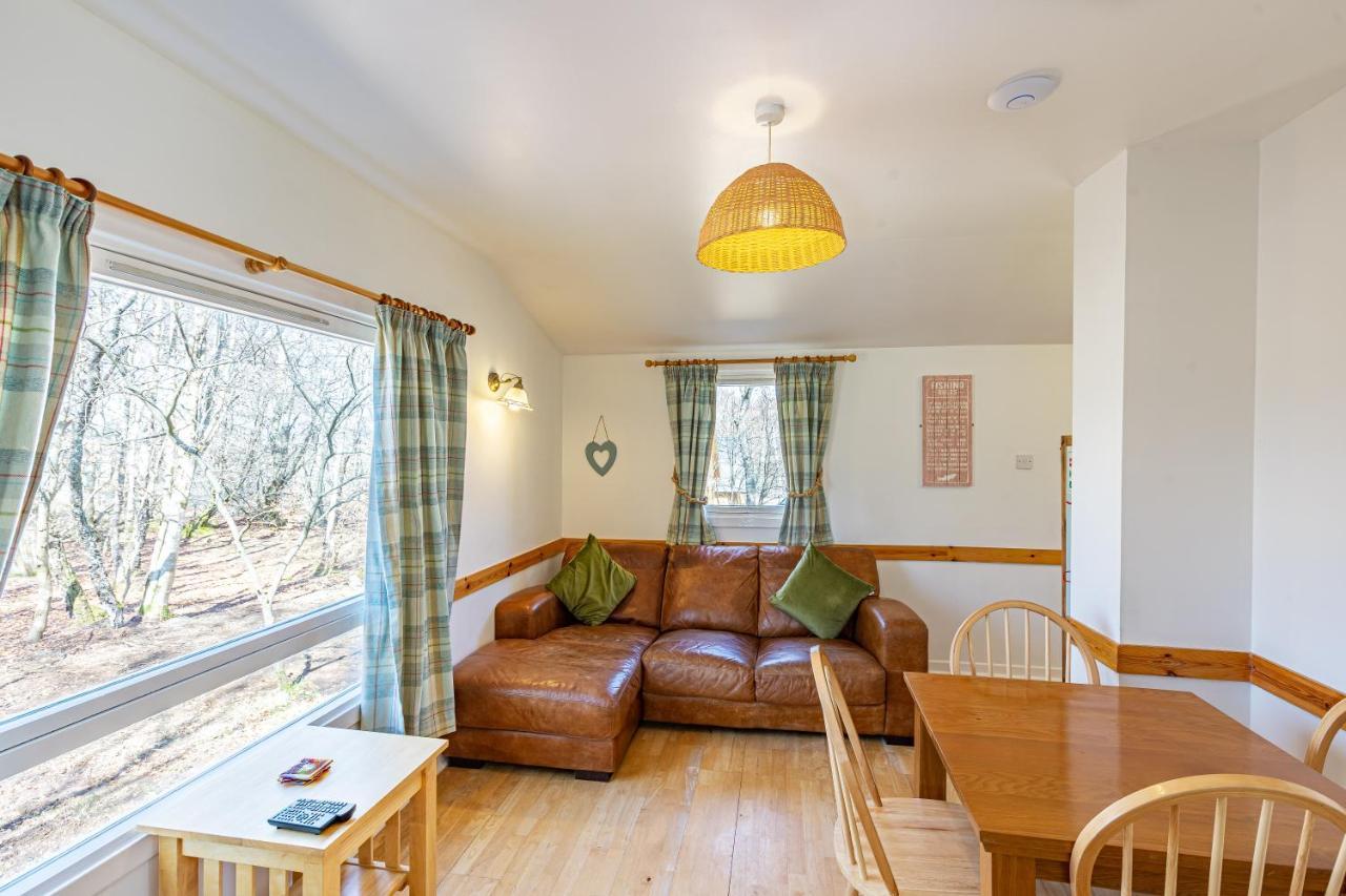 Fern Lodge 2 With Hot Tub Belladrum Екстериор снимка