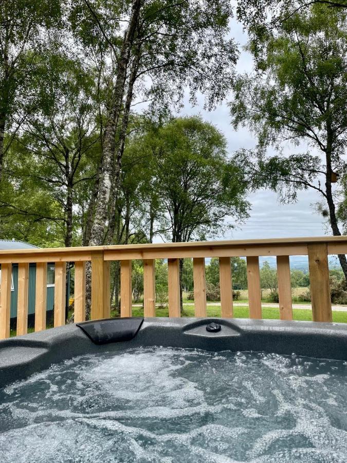 Fern Lodge 2 With Hot Tub Belladrum Екстериор снимка