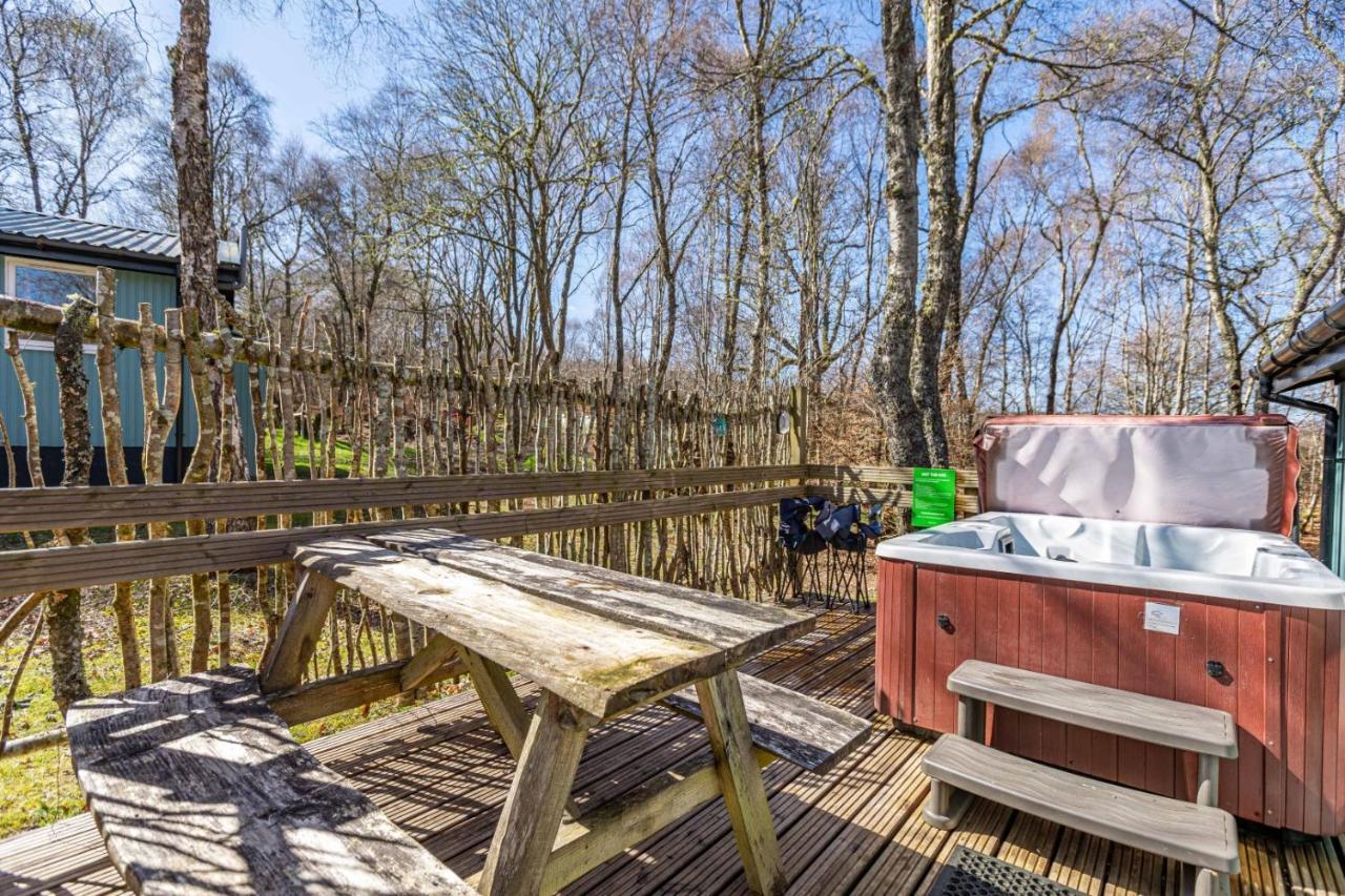Fern Lodge 2 With Hot Tub Belladrum Екстериор снимка