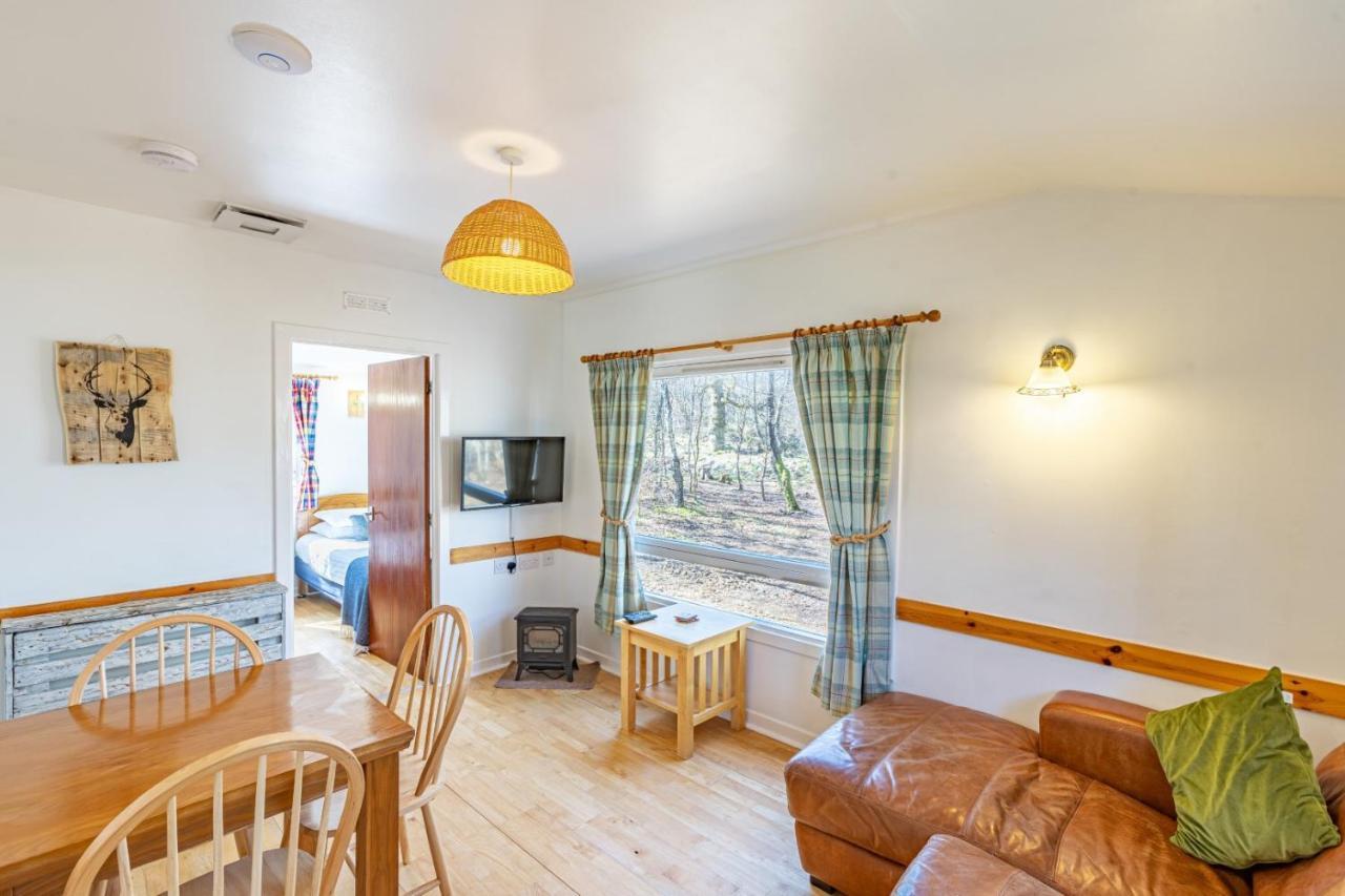 Fern Lodge 2 With Hot Tub Belladrum Екстериор снимка